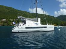  Catana 42 Owner version :  Martinique anchorage